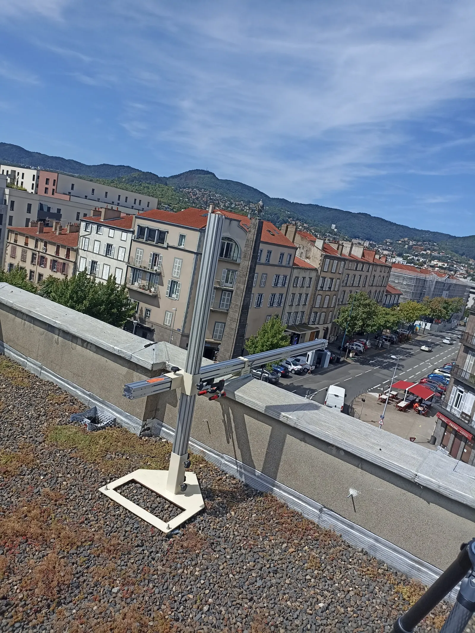 Scan en porte-a-faux d'une façade de musée
